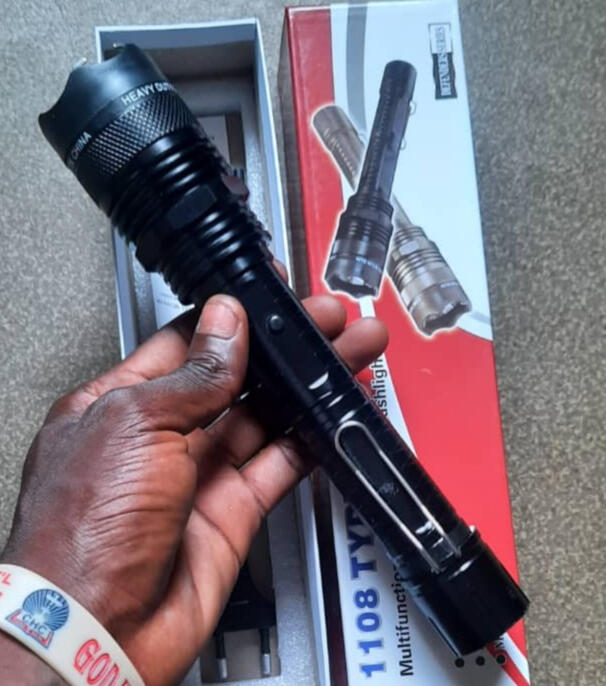 350,000 volts Rechargeable Torchlight Shock Taser - ₦45,000